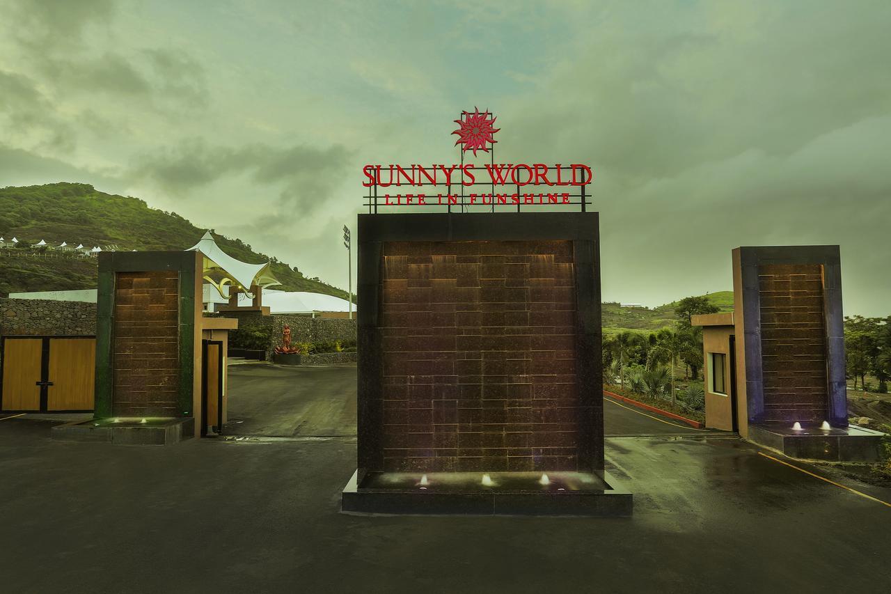 浦那 Sunnys World酒店 外观 照片